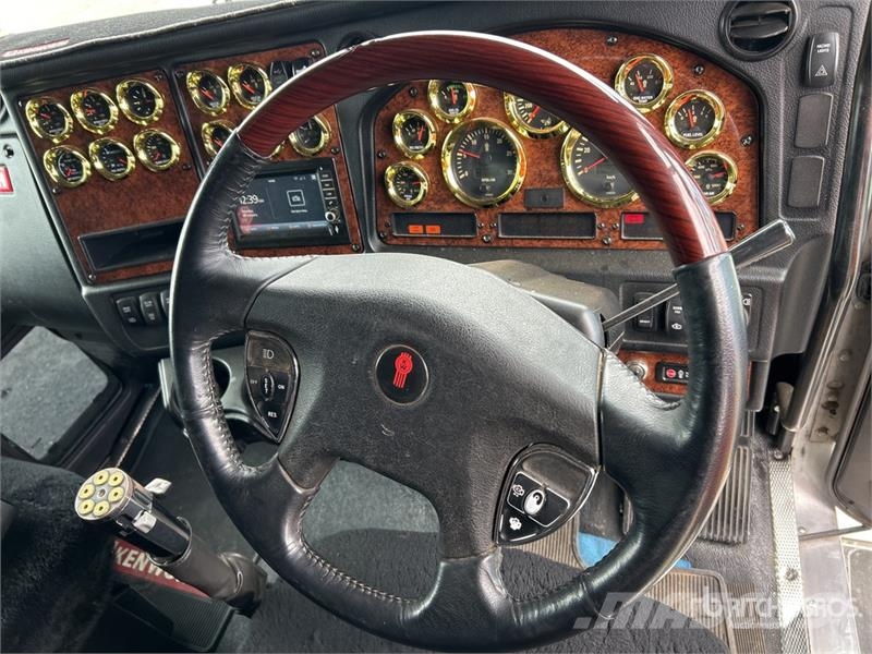 Kenworth T909 Sadulveokid