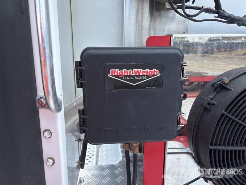 Kenworth T909 Trekkers