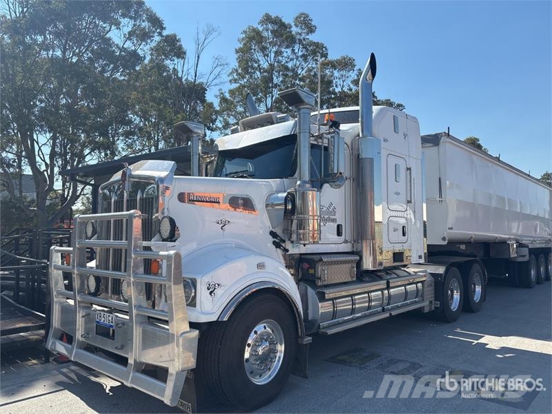 Kenworth T909 Тягачі