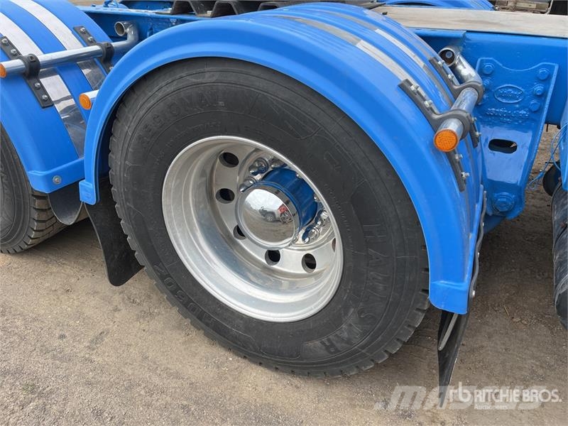 Kenworth T909 6x4 T/A Day Cab Truck Tractor Naudoti vilkikai