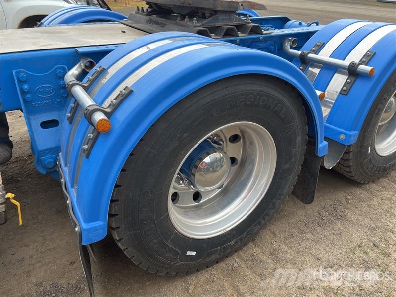 Kenworth T909 6x4 T/A Day Cab Truck Tractor Naudoti vilkikai