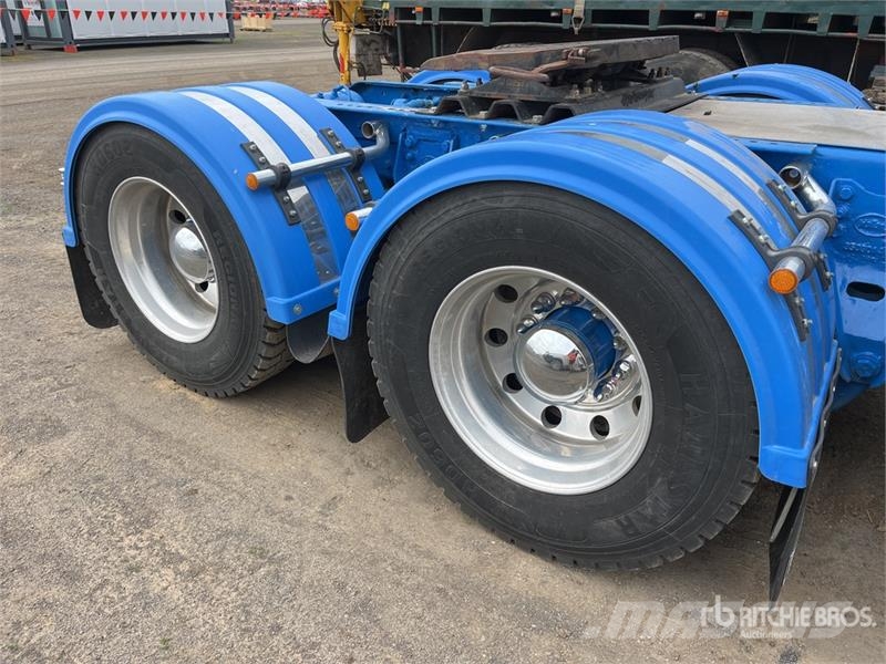 Kenworth T909 6x4 T/A Day Cab Truck Tractor Naudoti vilkikai