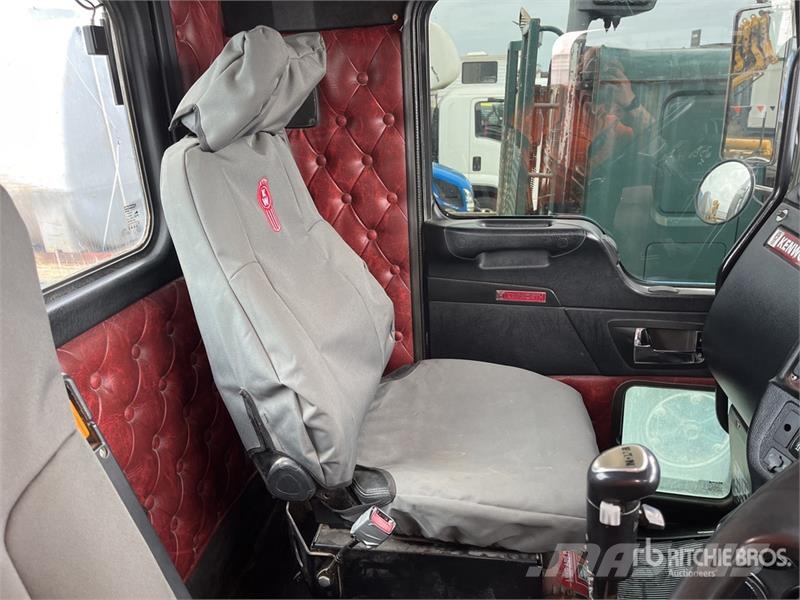 Kenworth T909 6x4 T/A Day Cab Truck Tractor Naudoti vilkikai