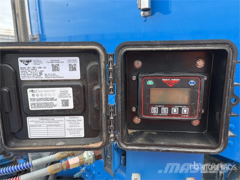 Kenworth T909 6x4 T/A Day Cab Truck Tractor Naudoti vilkikai