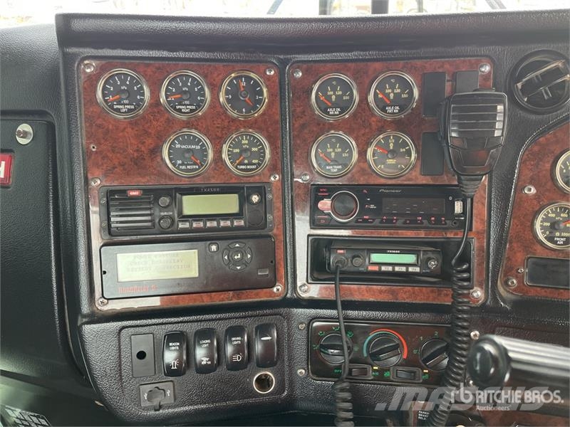Kenworth T909 6x4 T/A Day Cab Truck Tractor Naudoti vilkikai