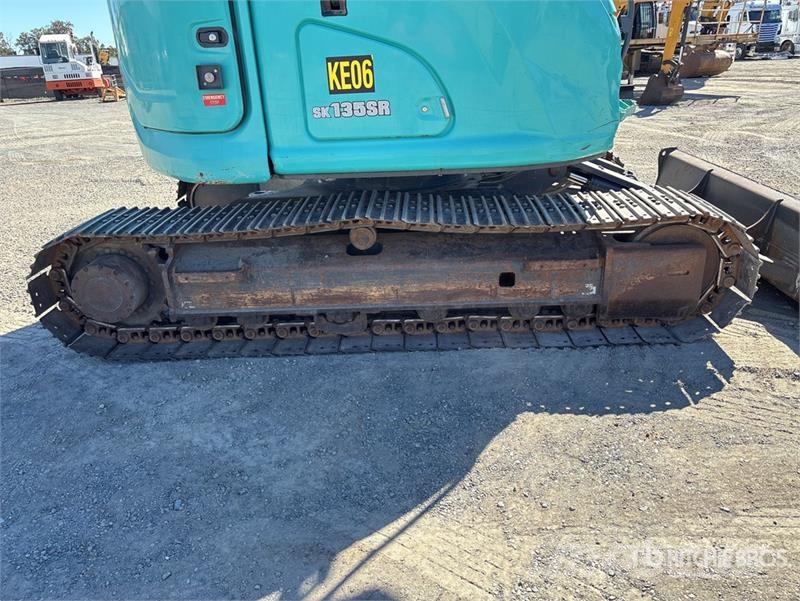 Kobelco SK135SR-7 Tracked Excavator Crawler excavators