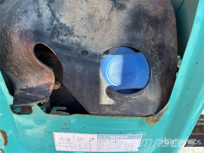 Kobelco SK135SR-7 Tracked Excavator Crawler excavators