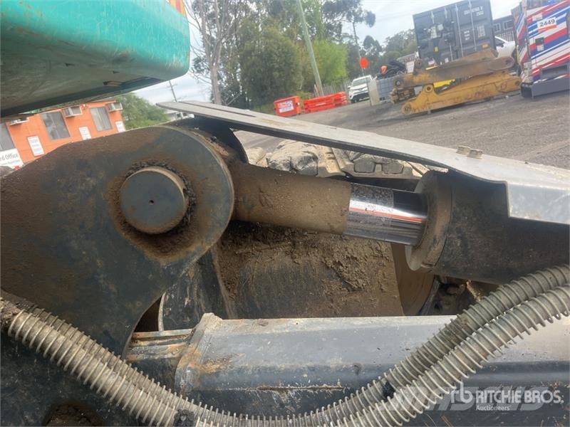 Kobelco SK235SR Tracked Excavator Raupenbagger