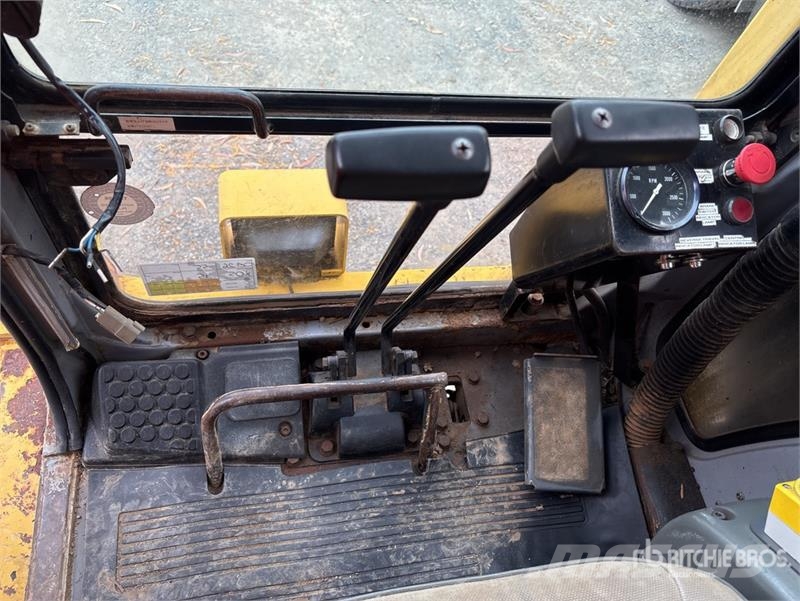 Komatsu CD60R-1 6 t Swivel Crawler Dumper Site dumpers