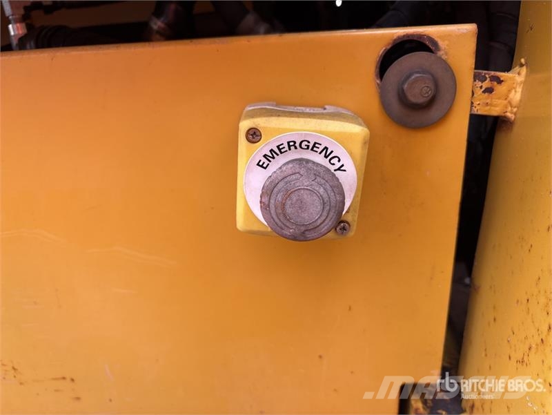 Komatsu CD60R-1 6 t Swivel Crawler Dumper Site dumpers