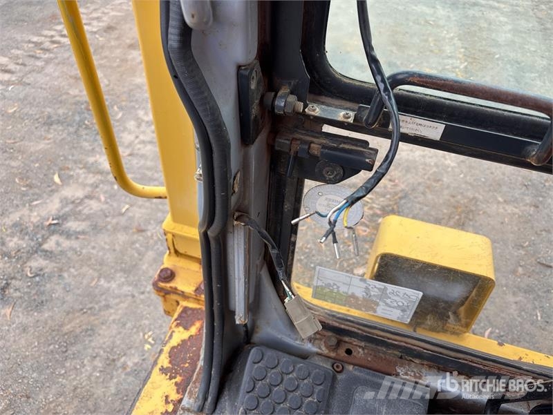 Komatsu CD60R-1 6 t Swivel Crawler Dumper Site dumpers