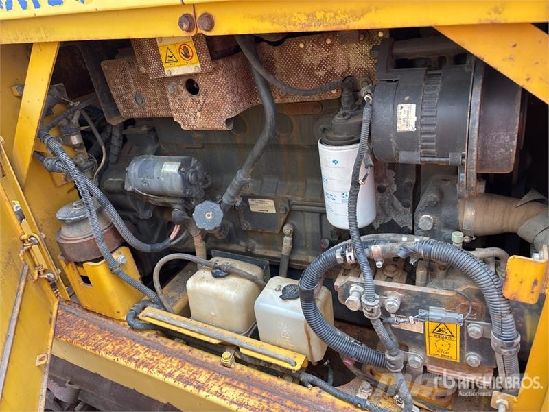 Komatsu CD60R-1 6 t Swivel Crawler Dumper Site dumpers