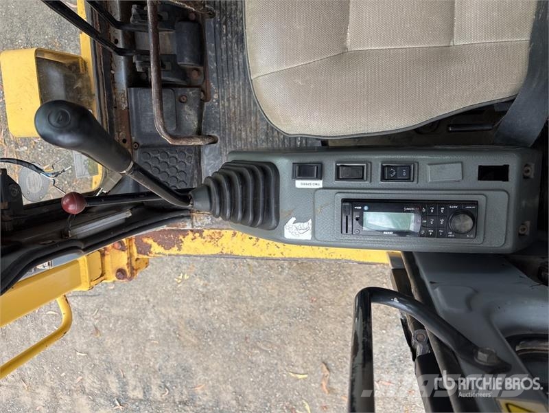 Komatsu CD60R-1 6 t Swivel Crawler Dumper Site dumpers