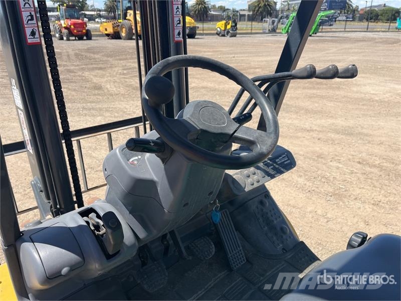 Komatsu FD25T-16 شاحنات ذات رافعات شوكية - أخرى