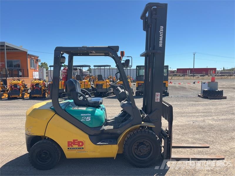 Komatsu FD25T-16 شاحنات ذات رافعات شوكية - أخرى