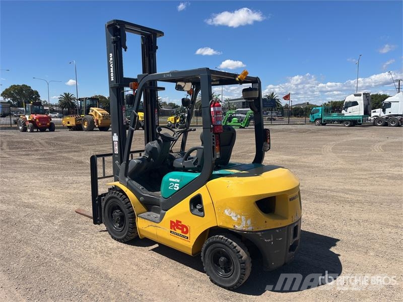 Komatsu FD25T-16 شاحنات ذات رافعات شوكية - أخرى
