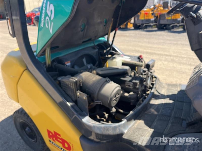 Komatsu FD25T-16 شاحنات ذات رافعات شوكية - أخرى