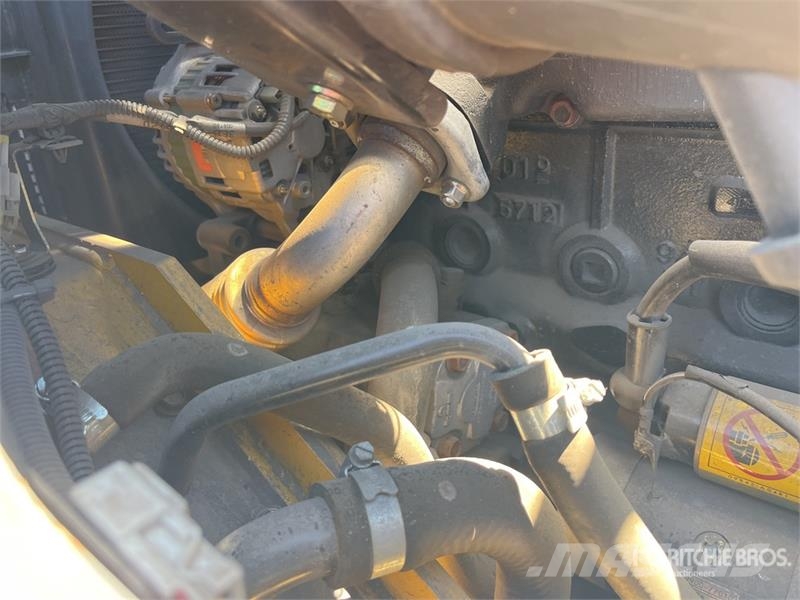 Komatsu FD25T-16 شاحنات ذات رافعات شوكية - أخرى