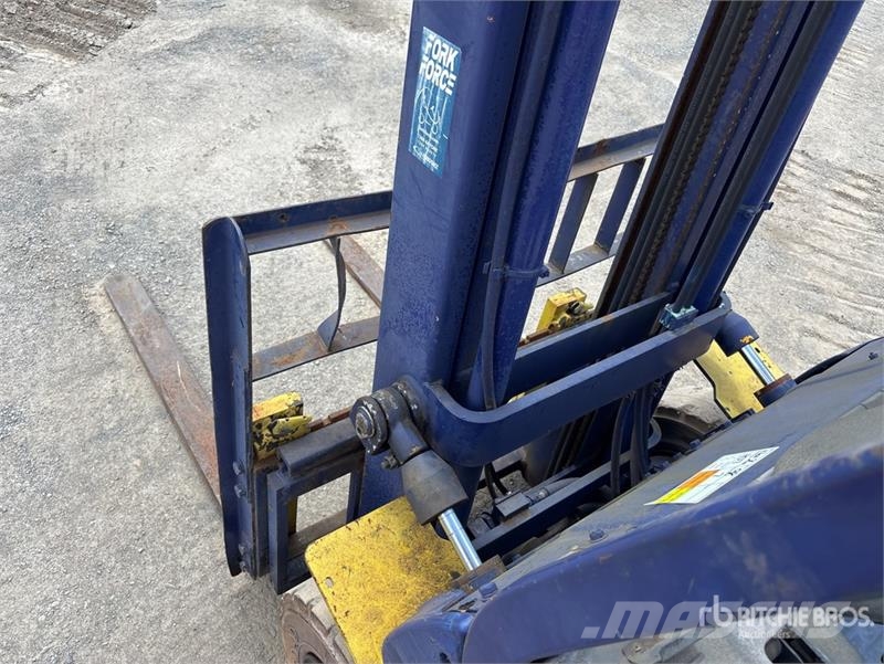 Komatsu FG18T-16 1.8 ton Forklift Інше
