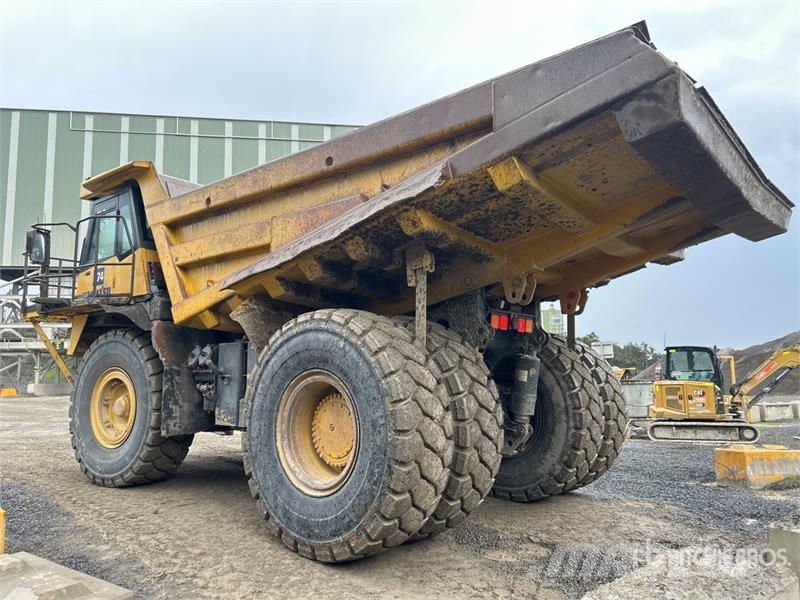 Komatsu HD465-7E0 Csuklósdömperek