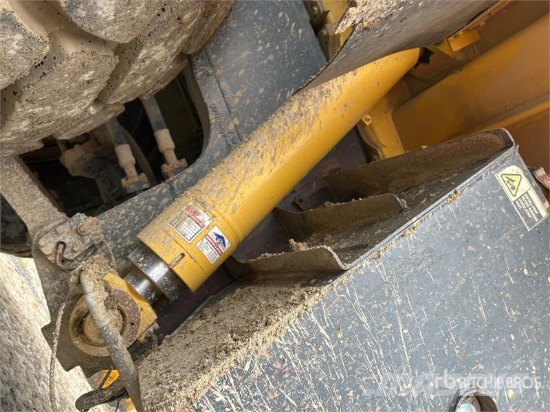 Komatsu HD465-7E0 Csuklósdömperek