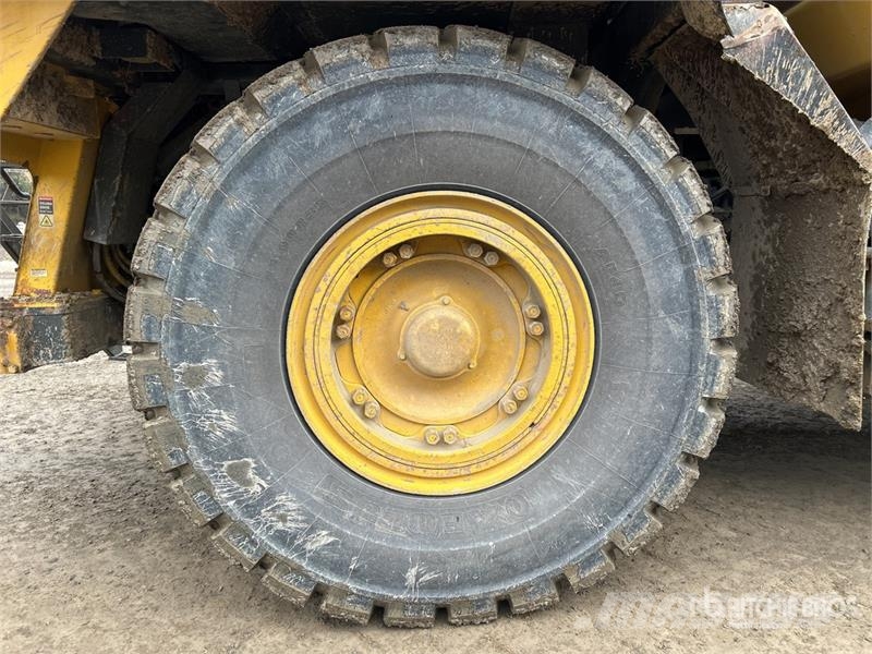 Komatsu HD465-7E0 Csuklósdömperek