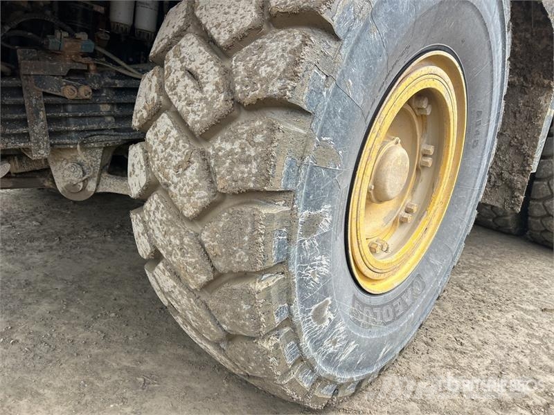 Komatsu HD465-7E0 Csuklósdömperek