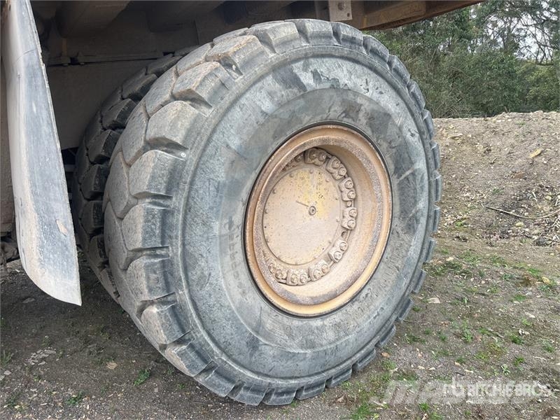 Komatsu HD4655 Haul Truck Csuklósdömperek