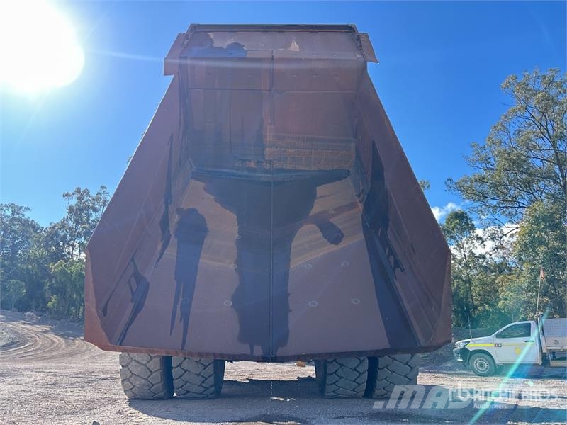 Komatsu HD4655 Haul Truck Csuklósdömperek