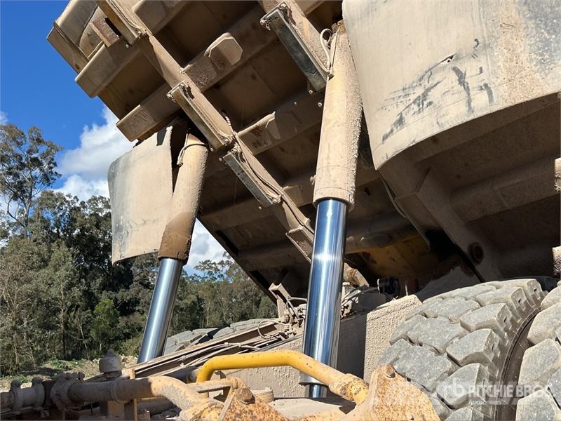 Komatsu HD4655 Haul Truck Csuklósdömperek