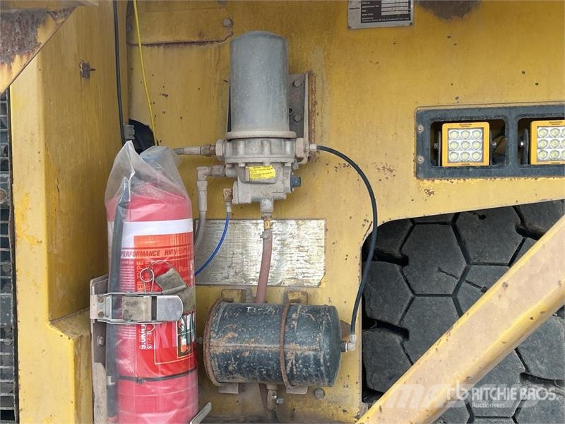 Komatsu HD4655 Haul Truck Csuklósdömperek