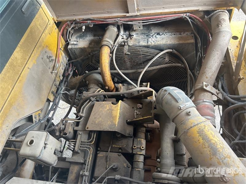 Komatsu HD4655 Haul Truck Csuklósdömperek