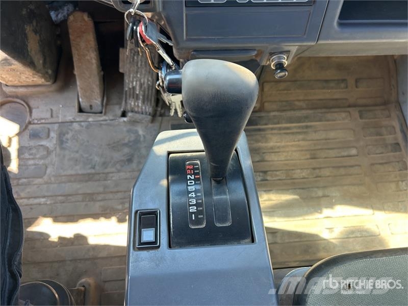 Komatsu HM300-1 ساحبات مفصلية
