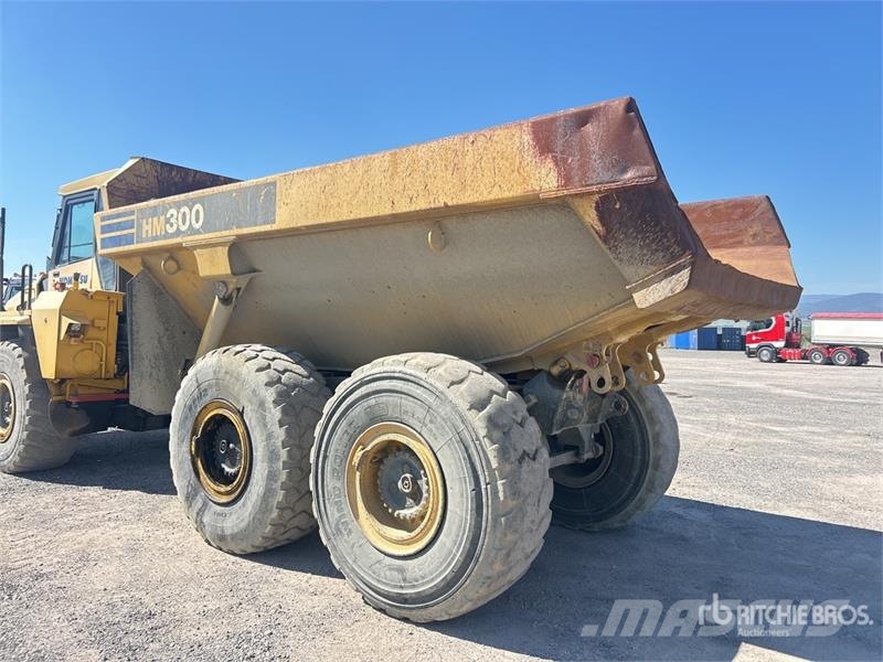Komatsu HM300-1 ساحبات مفصلية