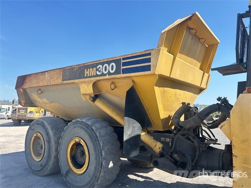 Komatsu HM300-1 ساحبات مفصلية