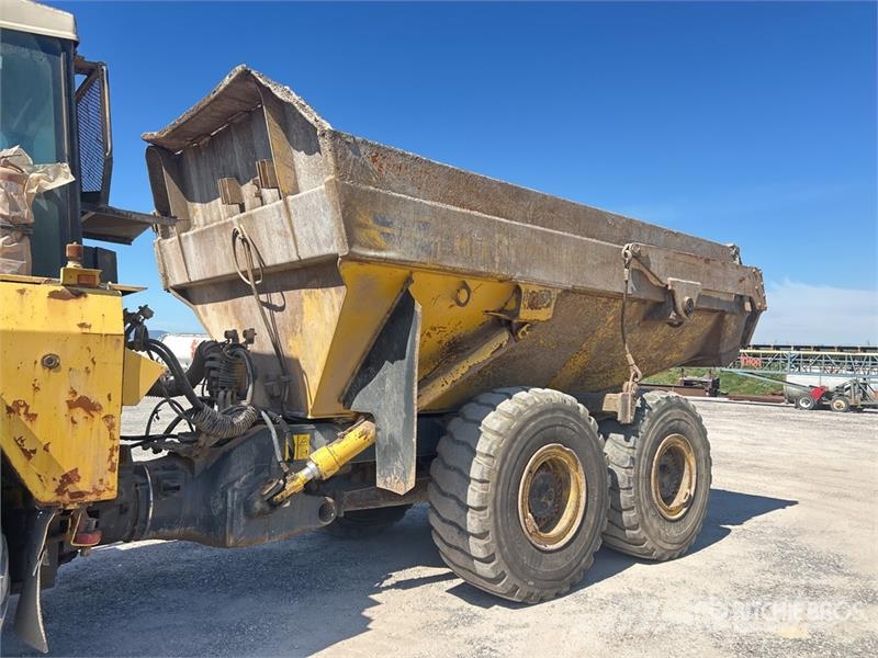 Komatsu HM300-1 ساحبات مفصلية