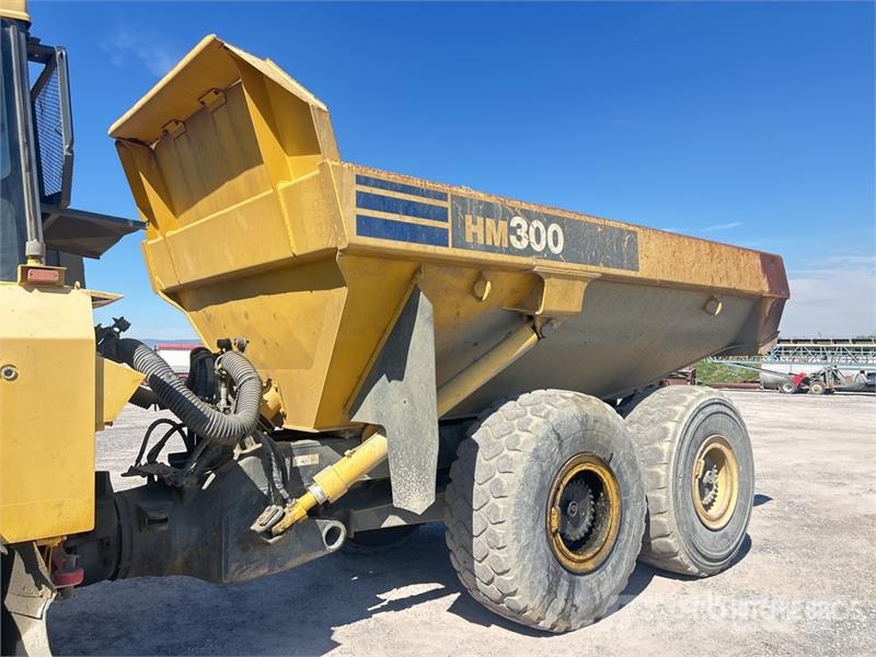 Komatsu HM300-1 ساحبات مفصلية