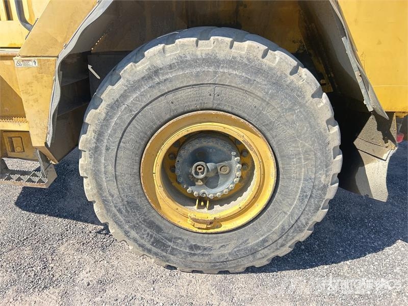 Komatsu HM300-1 ساحبات مفصلية