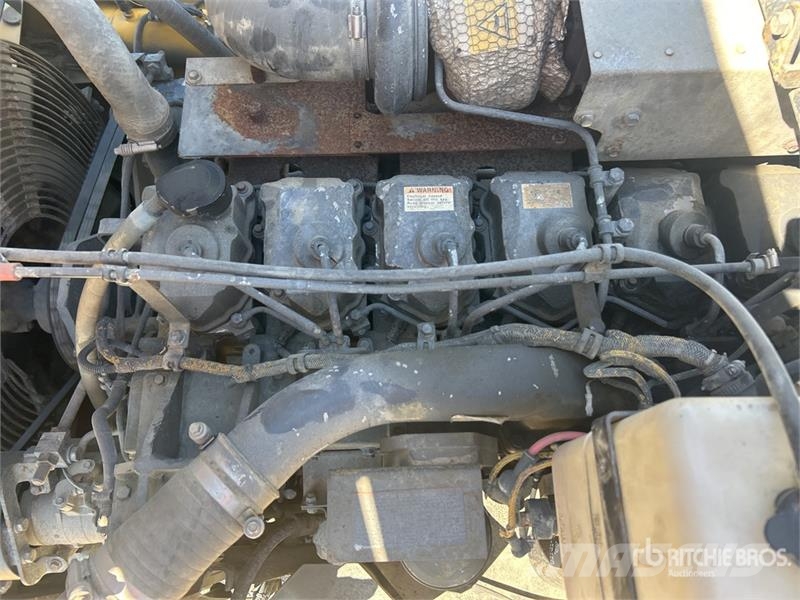 Komatsu HM300-1 ساحبات مفصلية