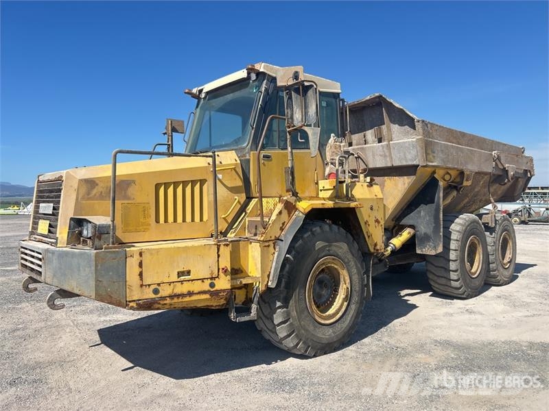 Komatsu HM300-1 ساحبات مفصلية