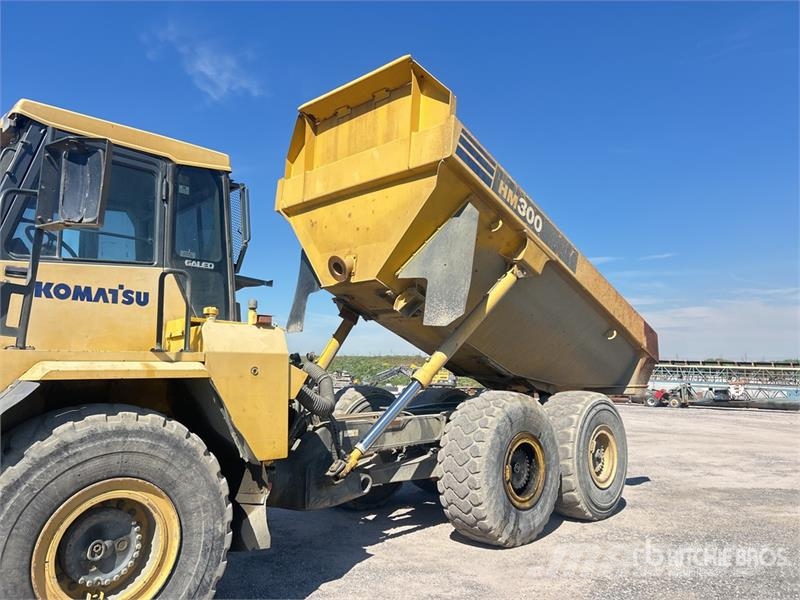 Komatsu HM300-1 ساحبات مفصلية
