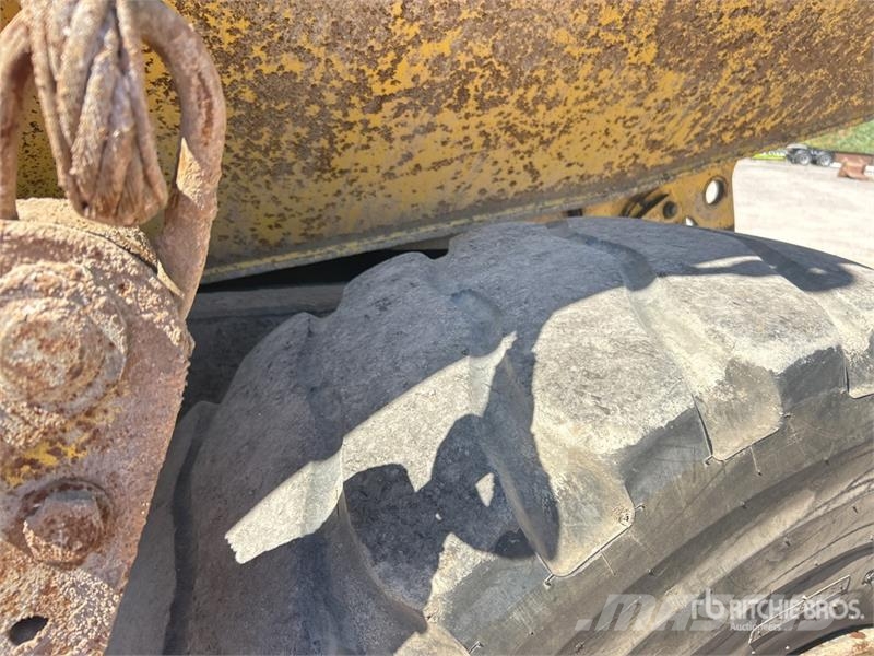 Komatsu HM300-1 ساحبات مفصلية