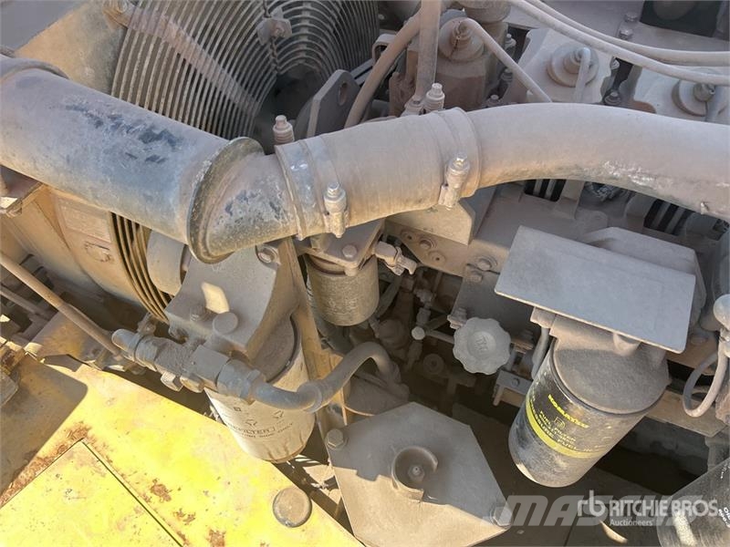 Komatsu HM300-1 ساحبات مفصلية