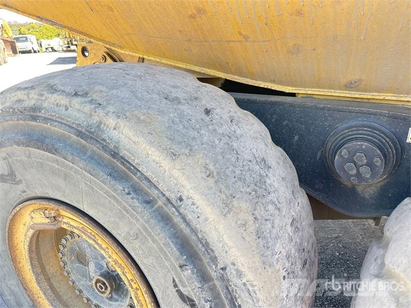 Komatsu HM300-1 ساحبات مفصلية