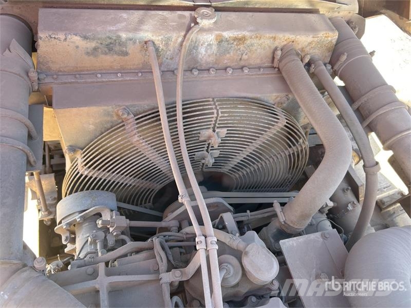 Komatsu HM300-1 ساحبات مفصلية