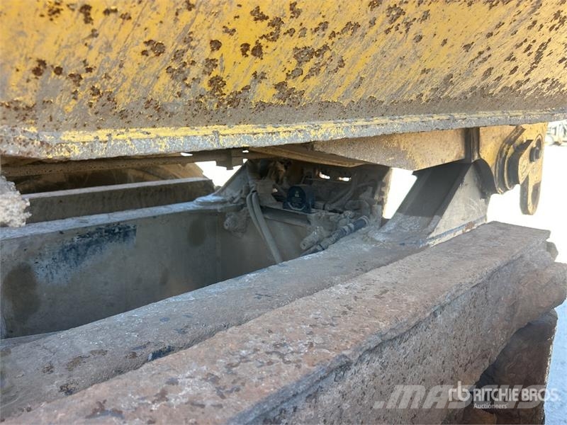 Komatsu HM300-1 ساحبات مفصلية