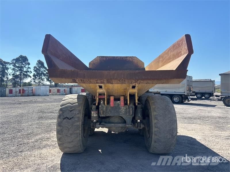 Komatsu HM300-1 ساحبات مفصلية