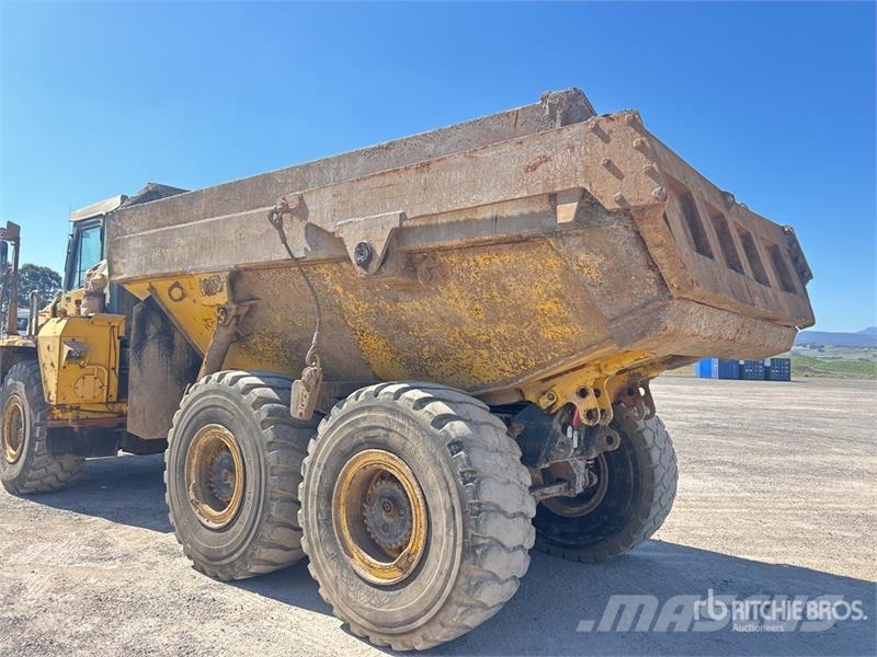 Komatsu HM300-1 ساحبات مفصلية