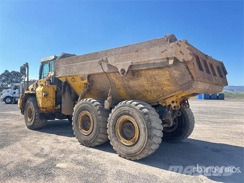 Komatsu HM300-1 ساحبات مفصلية