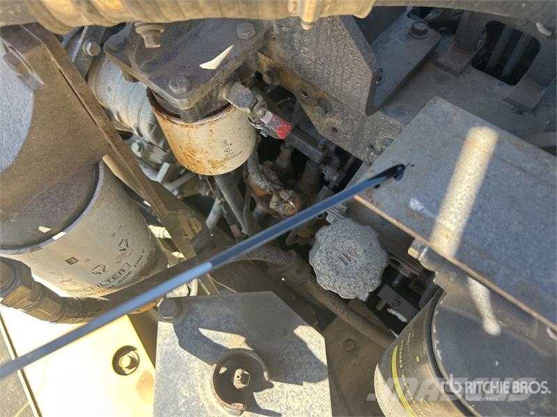 Komatsu HM300-1 ساحبات مفصلية